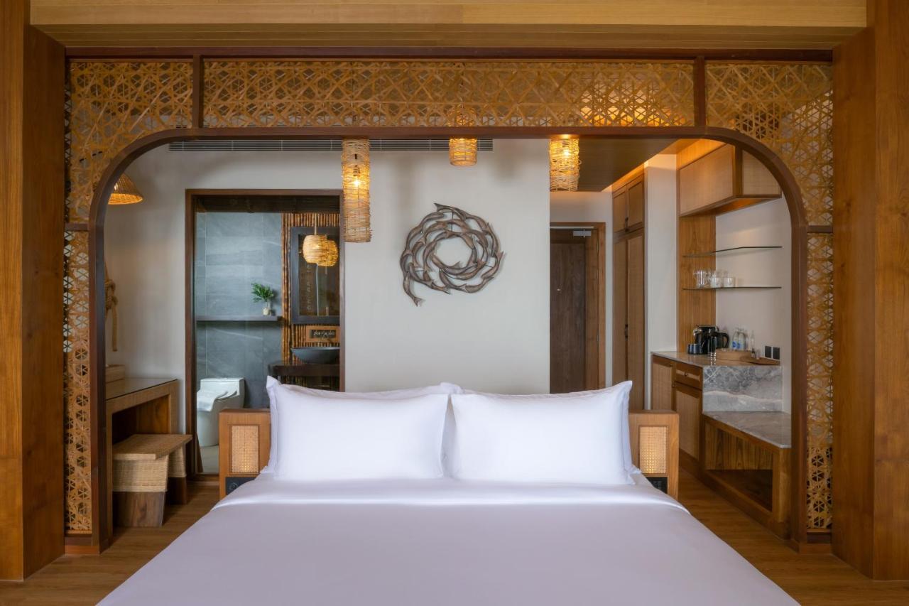 Sinae Premier Pool Suite