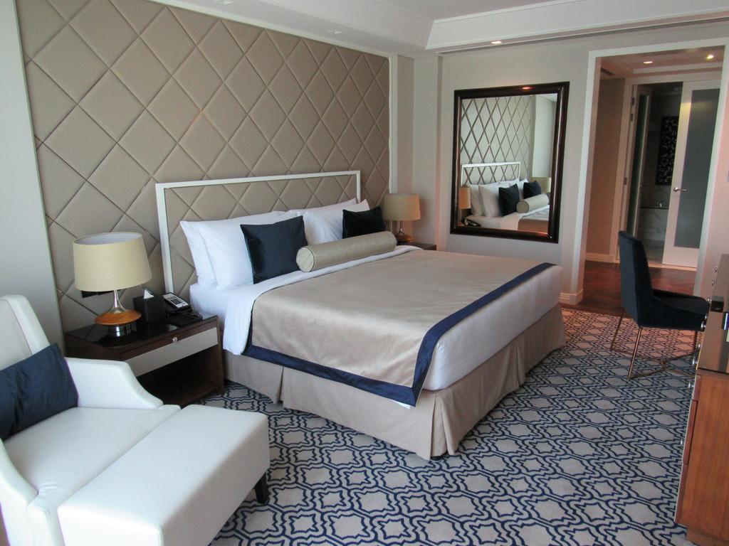 Luxuriöse Suite mit Blick auf Burj