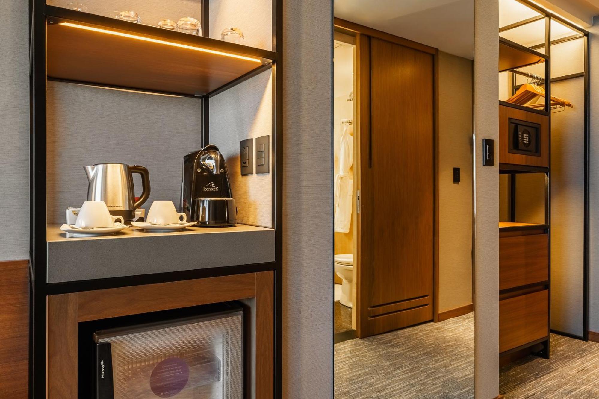 Regency Club King Room,1208360812:JPEG