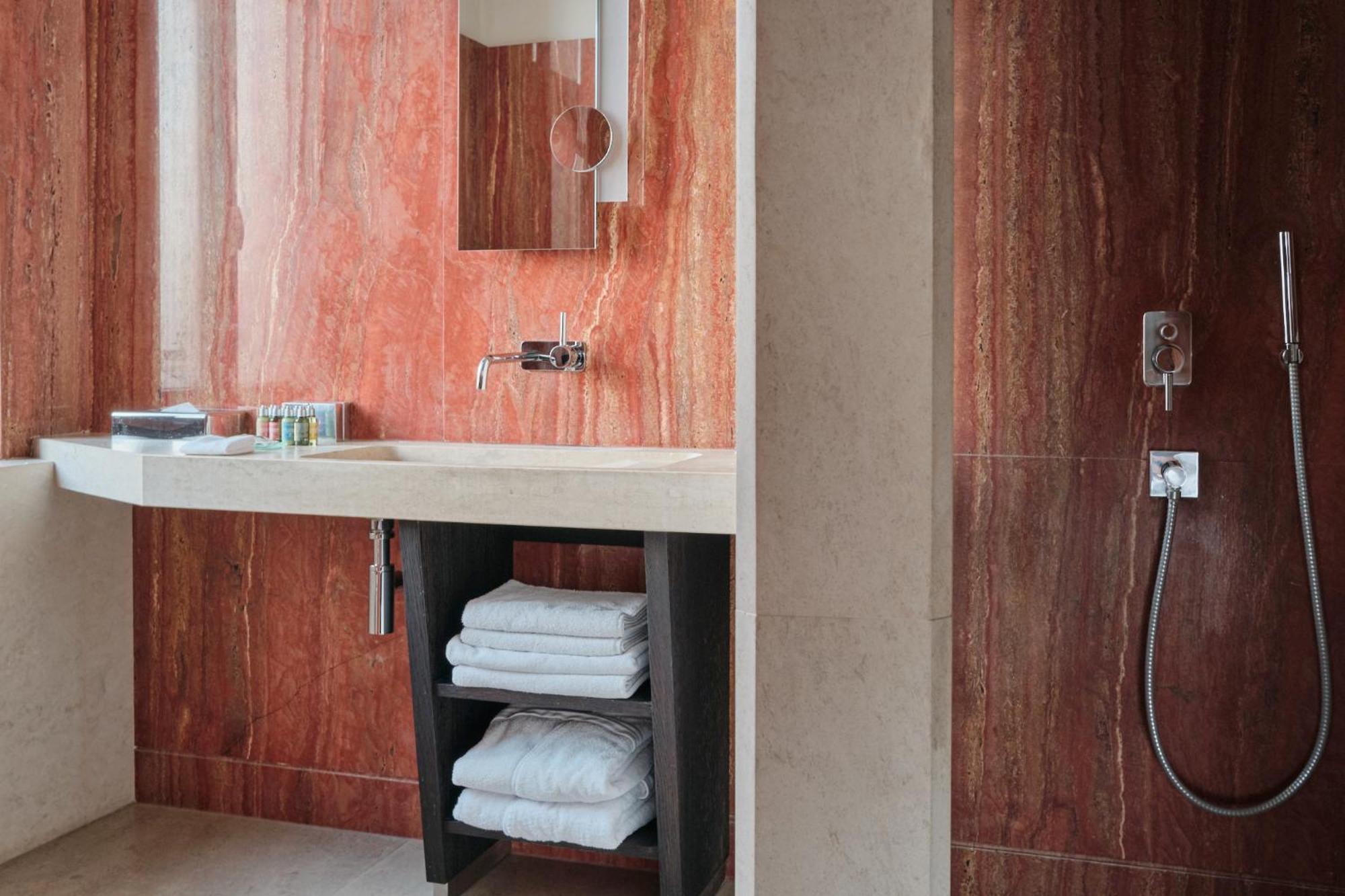 Standard Room,1212016165:JPEG