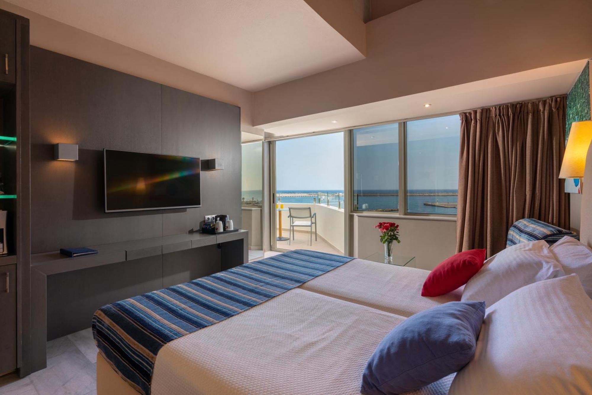 Grand Suite mit Panoramablick auf das Meer