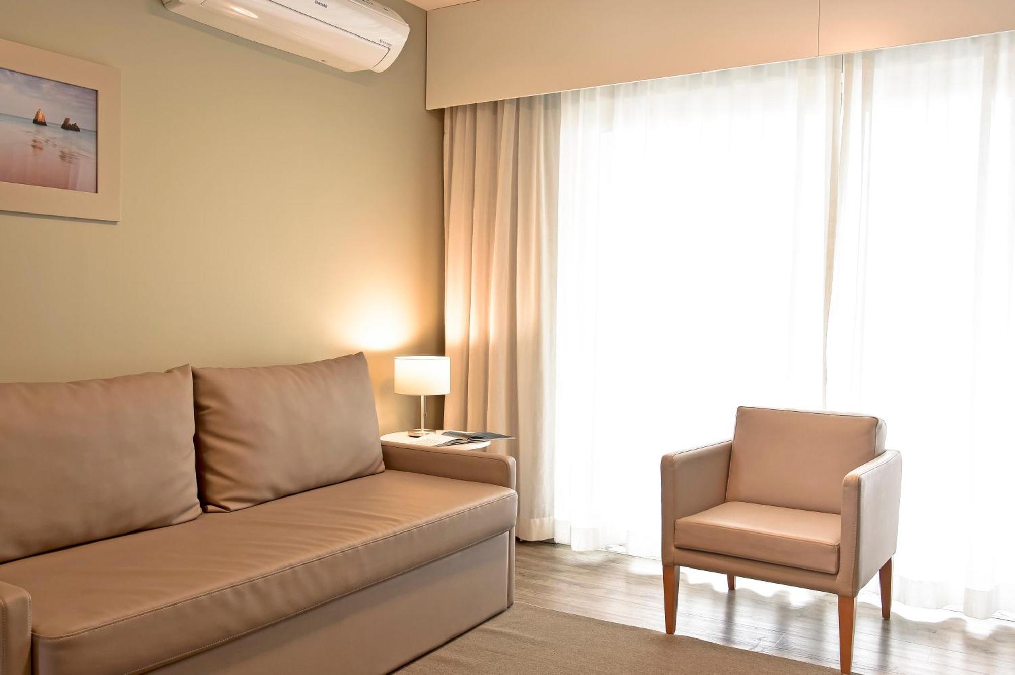 Premium Maisonette-Apartment mit 1 Schlafzimmer, Balkon und Poolblick