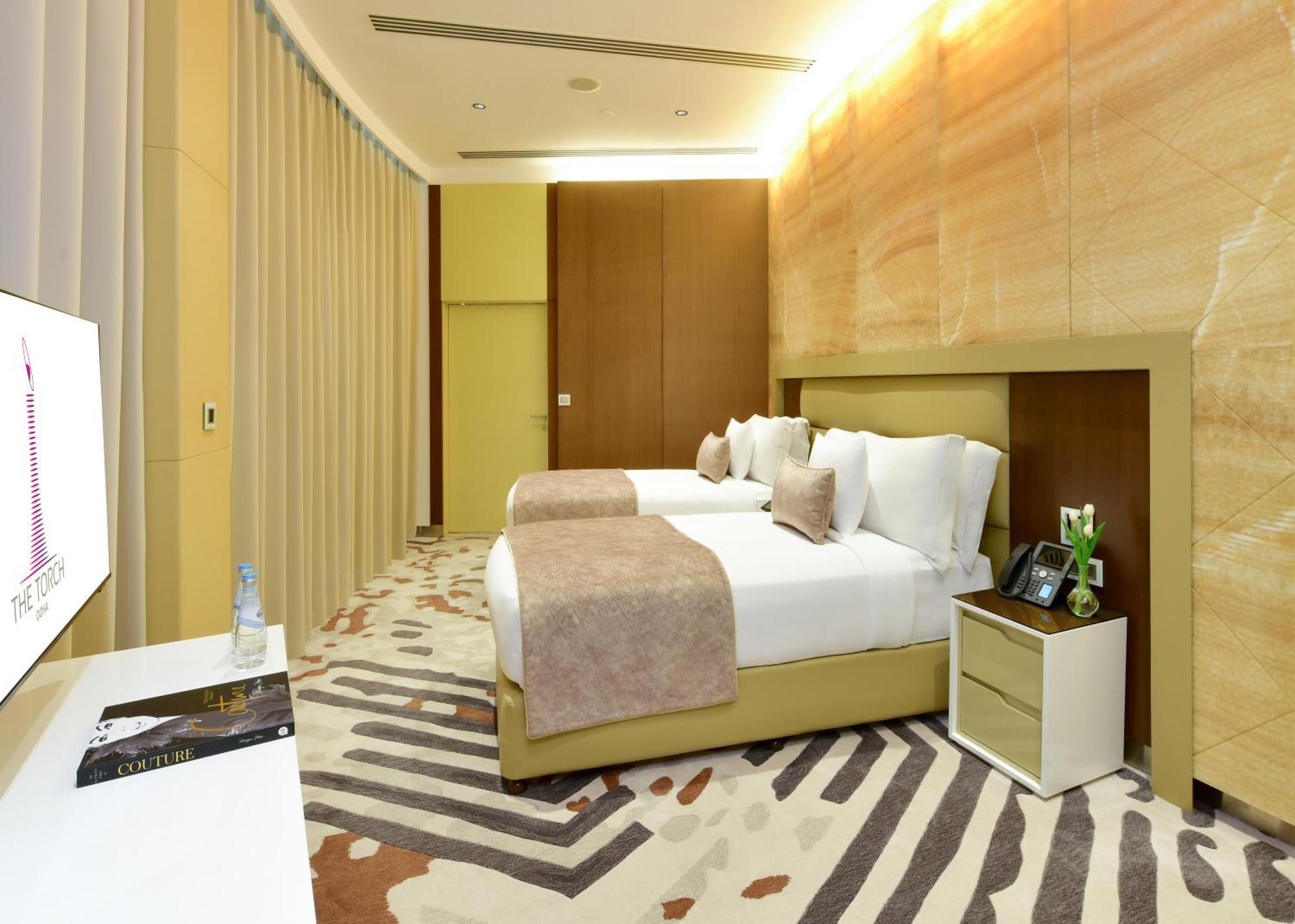 Executive Suite access to Executive Lounge 51