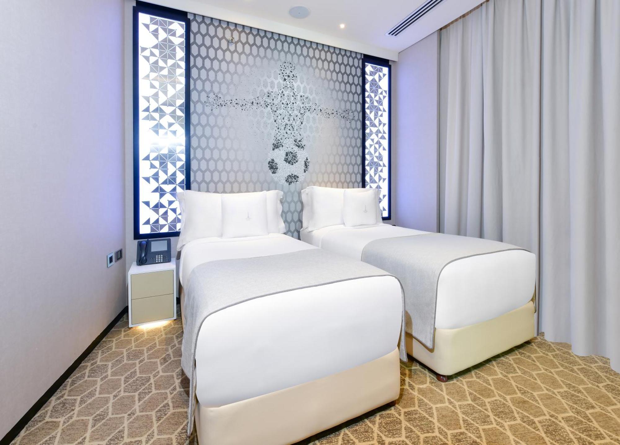 Junior Suite access to Executive Lounge 51