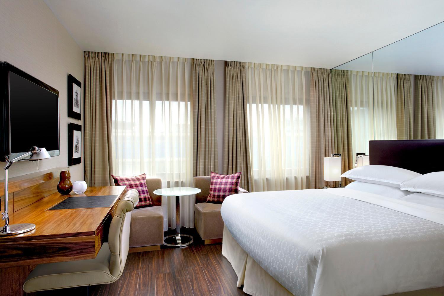 Executive Club-Zimmer mit Kingsize-Bett – Zugang zur Club Lounge
