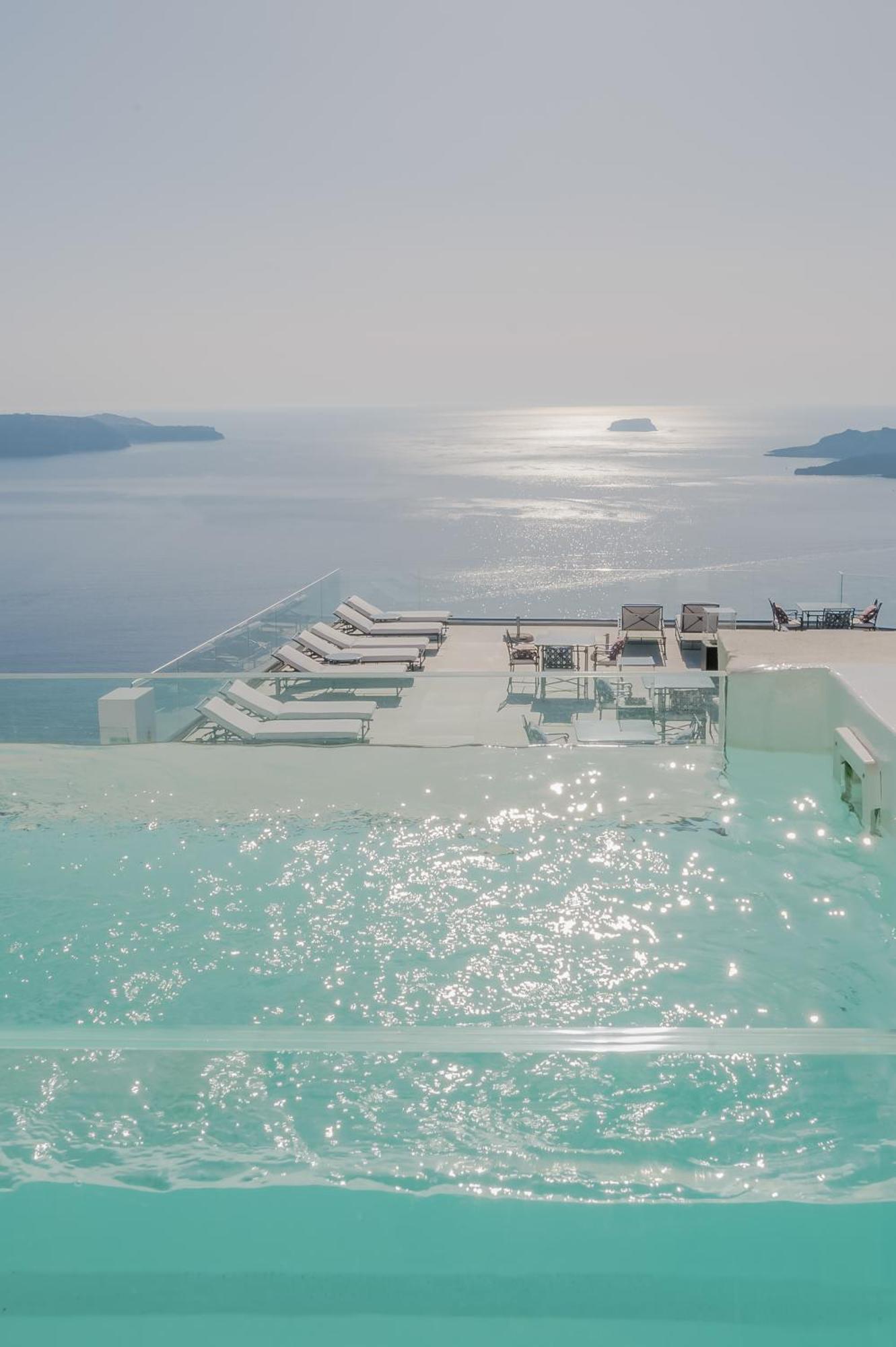 Loft-Suite mit Whirlpool und Blick auf die Caldera