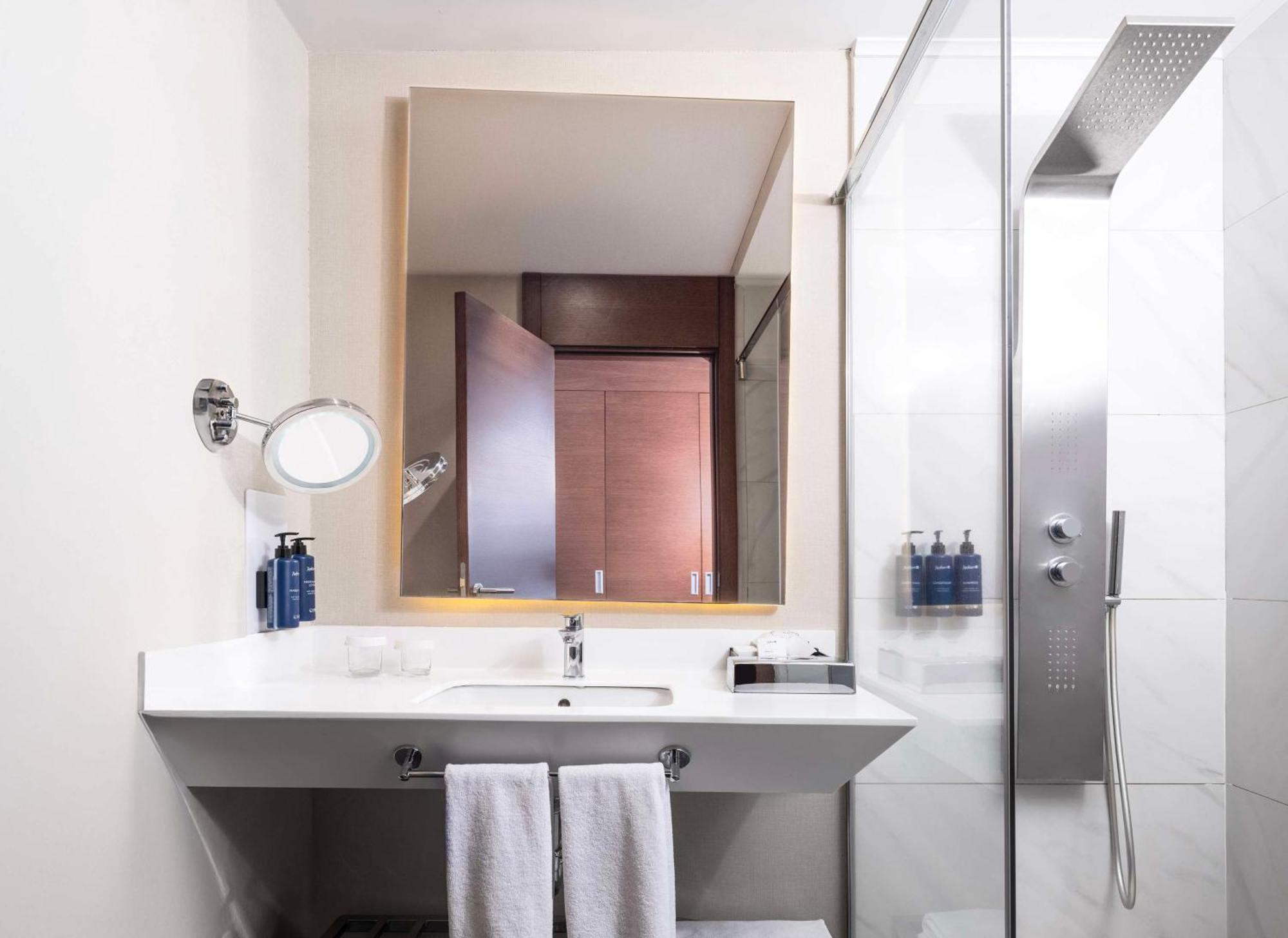 Standard Room,1653555687:JPEG