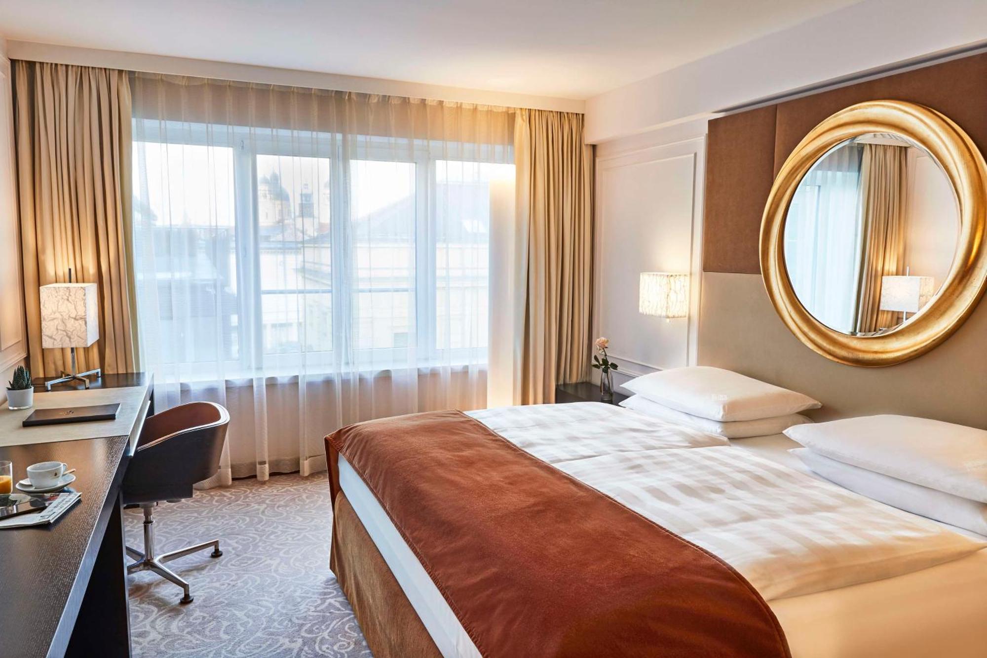 Premier Room,1765837011:JPEG