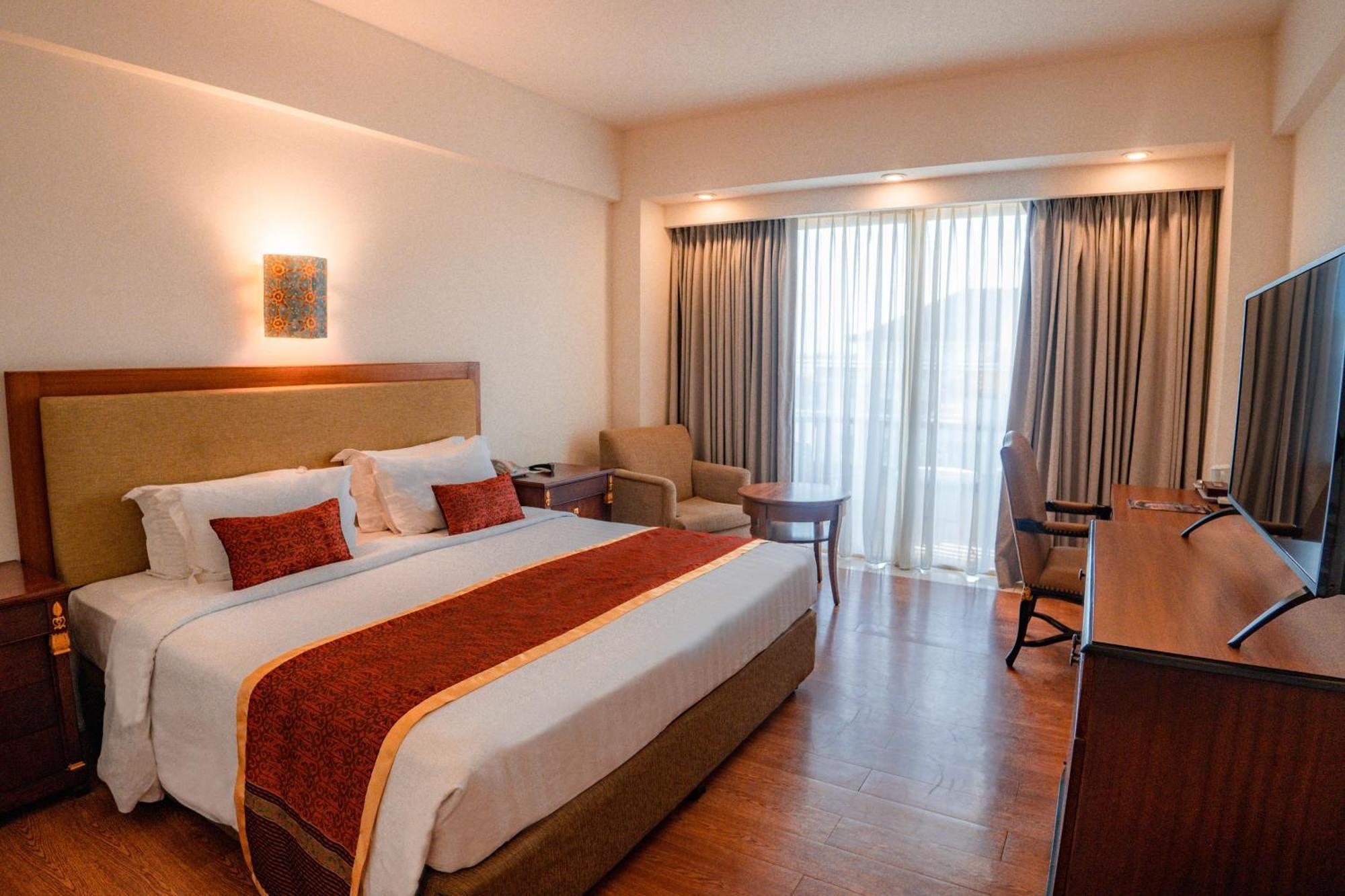 Deluxe Double or Twin Room Airport Transfer,1675802680:JPEG