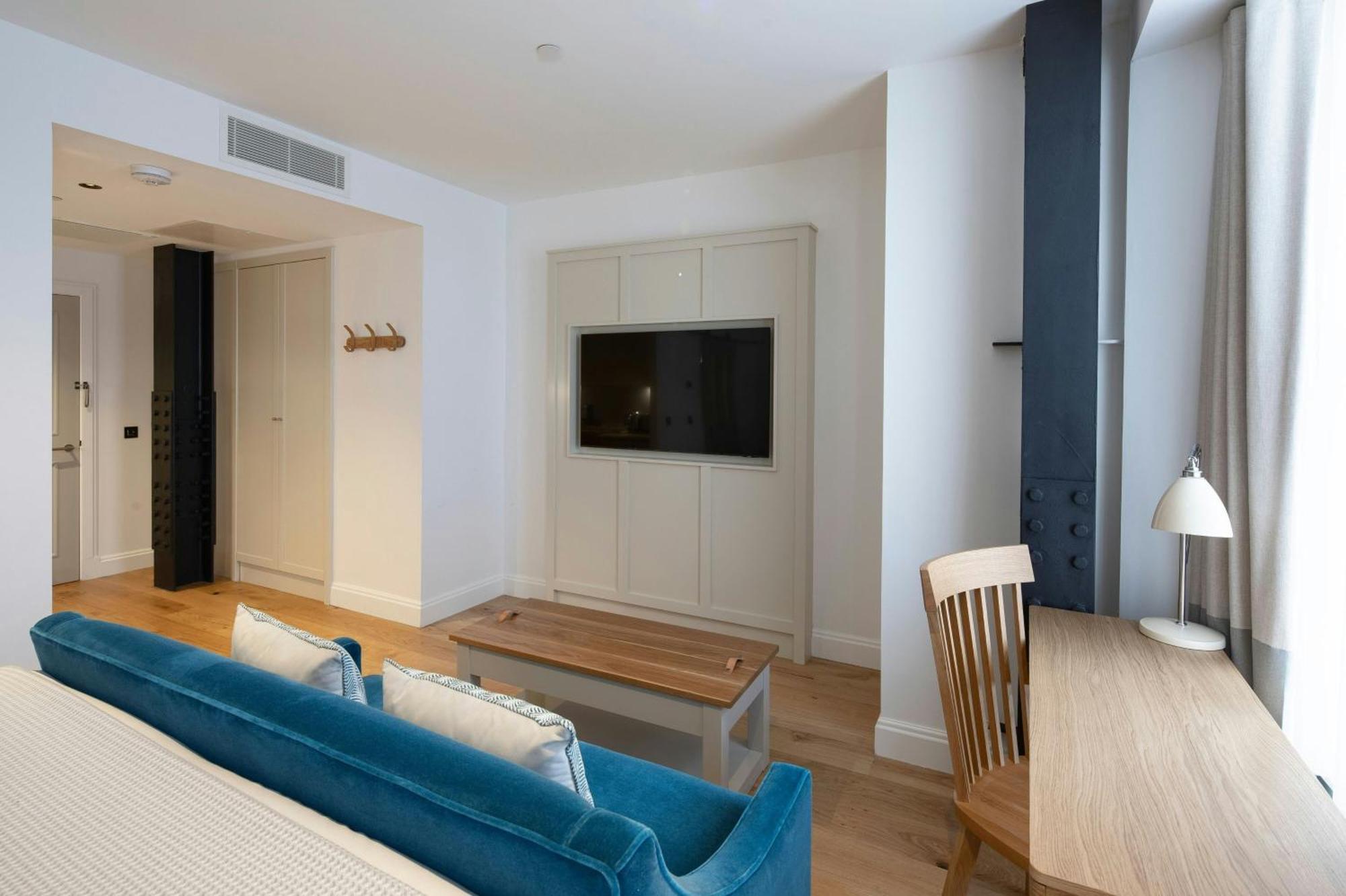 Twin Studio with City View,1687479049:JPEG