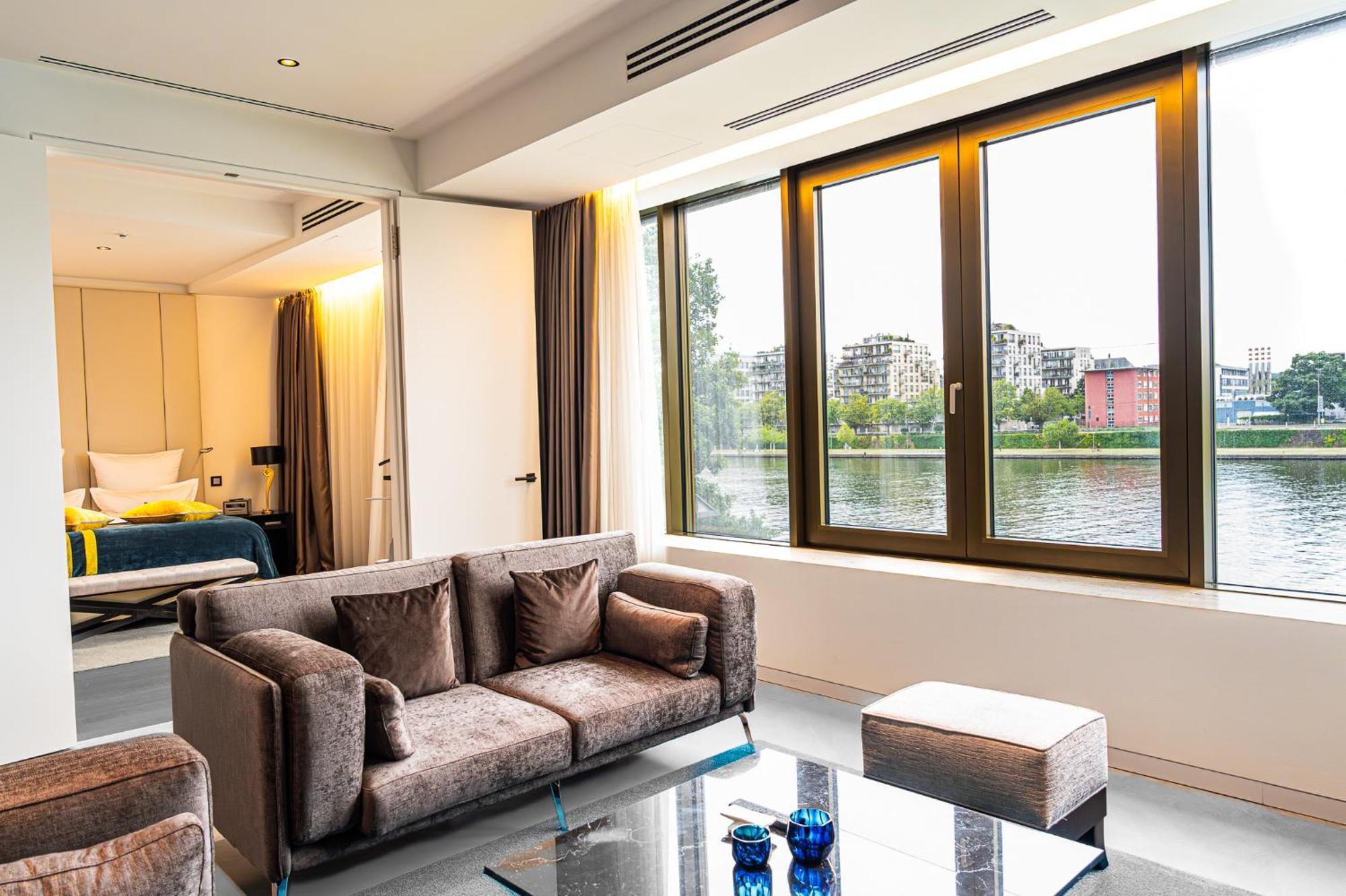 Suite mit Flussblick