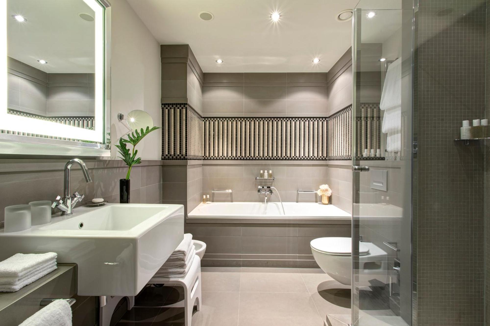 Deluxe Room,1742570497:JPEG