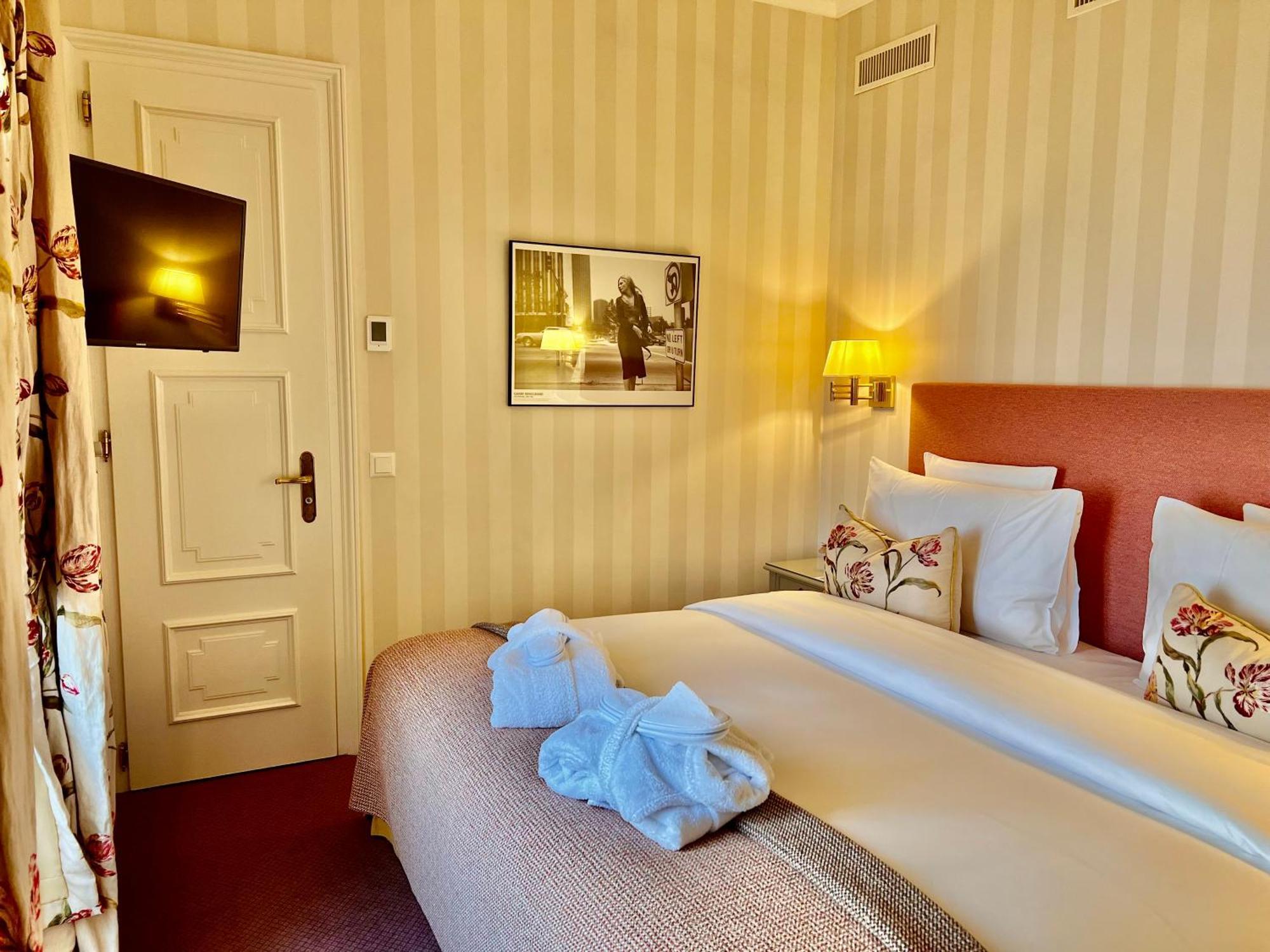 Suite mit Kingsize-Bett und Balkon