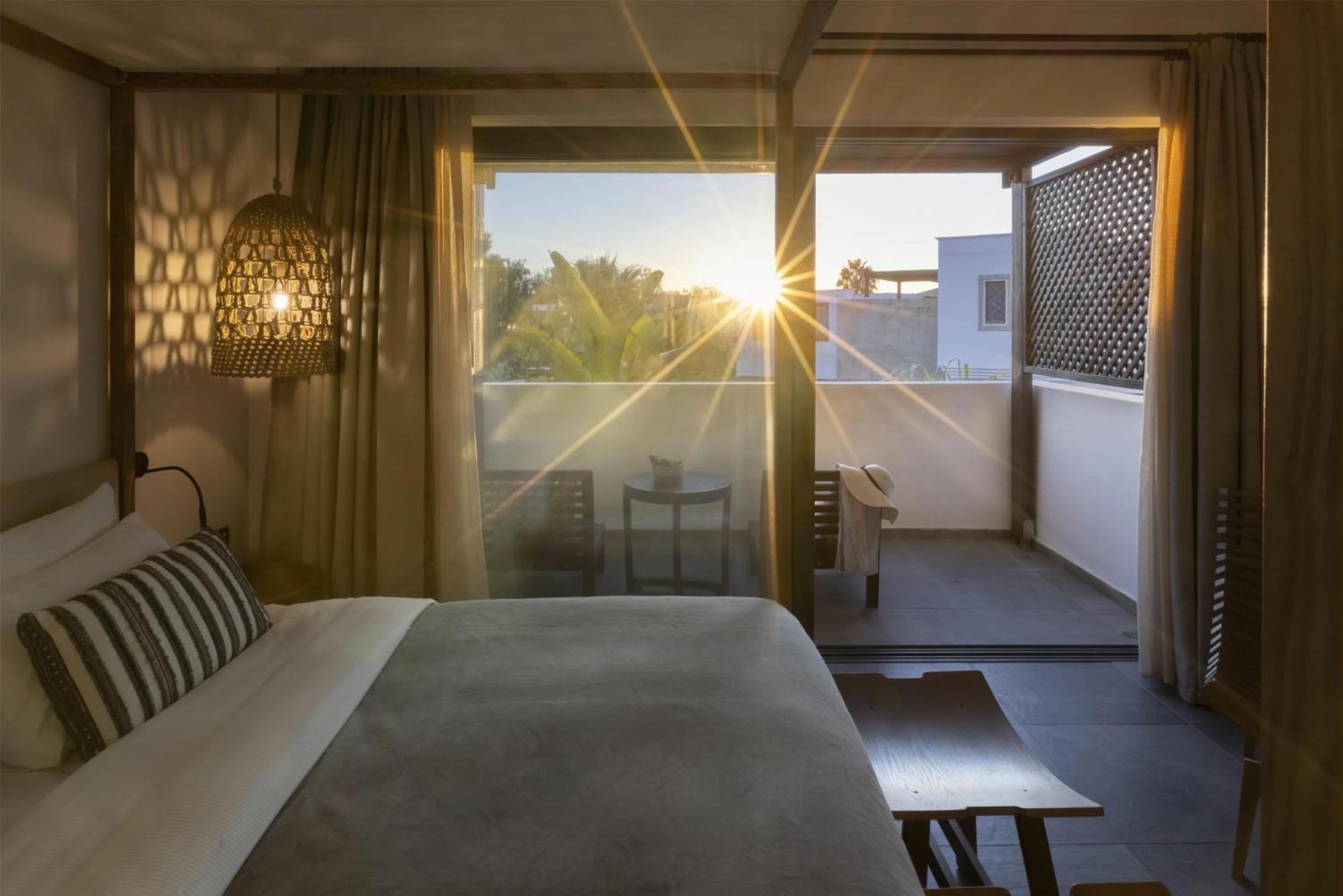 King Tropical Zen Bungalow Suite