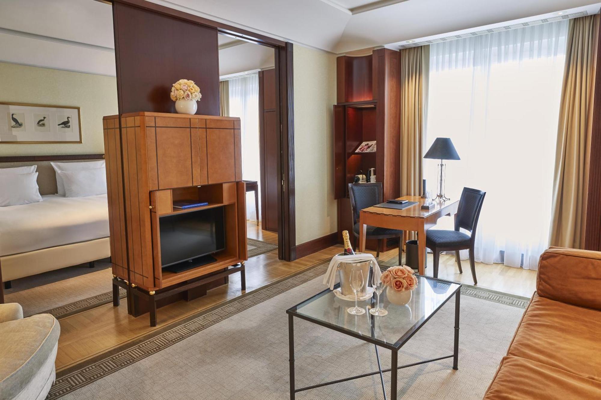 Adlon Executive Suite,1765837068:JPEG