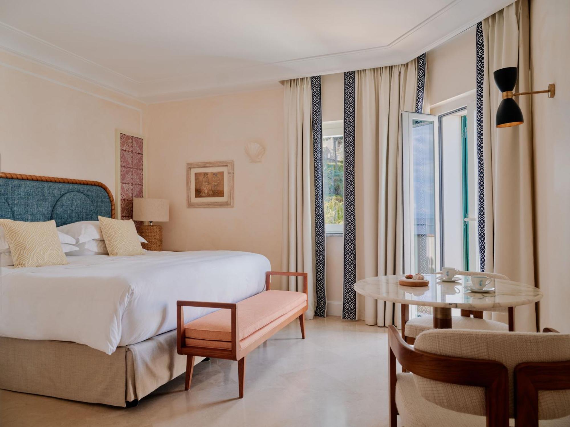 Deluxe Suite mit Meerblick und Balkon