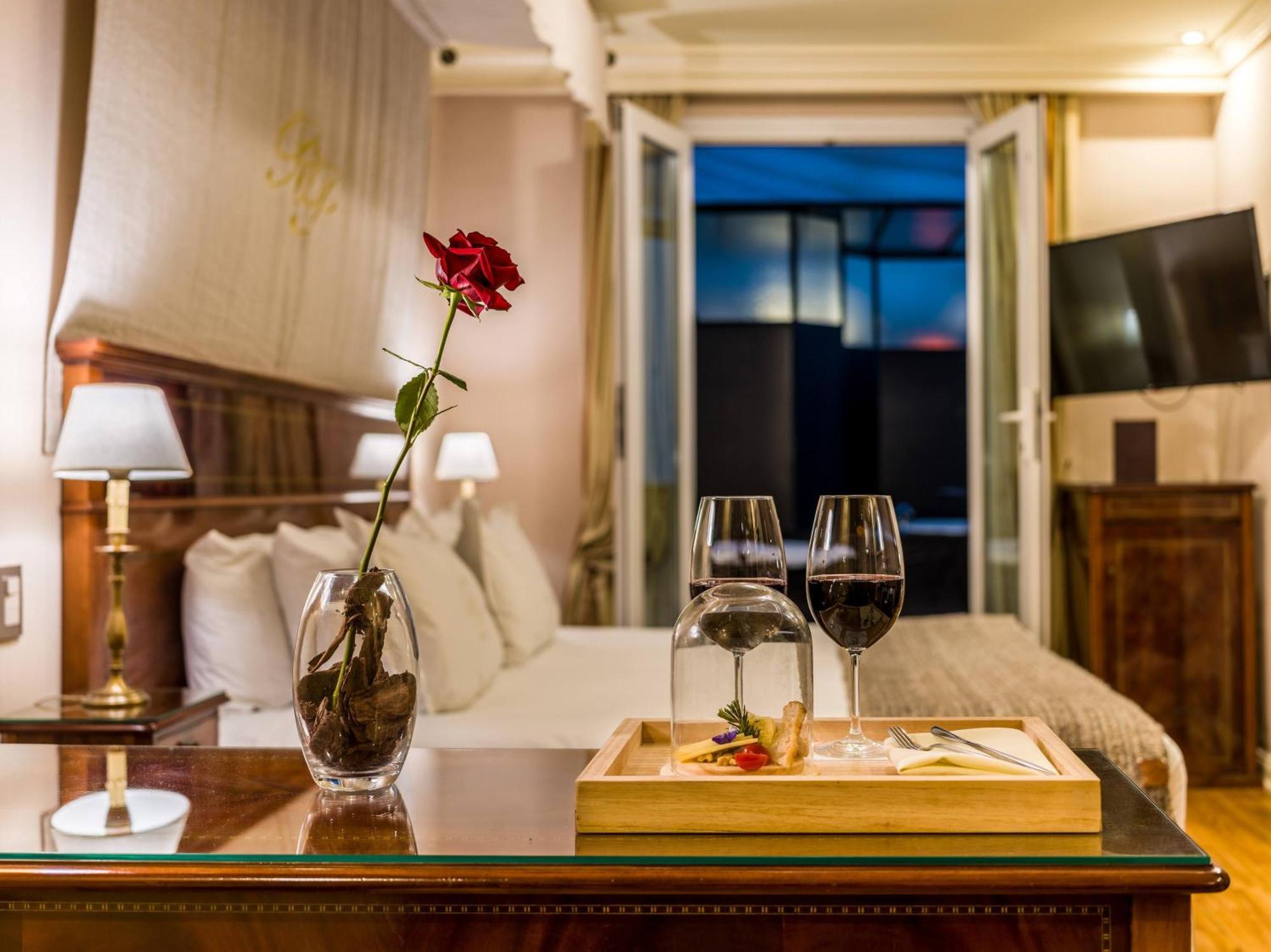 Deluxe Zimmer mit Kingsize-Bett