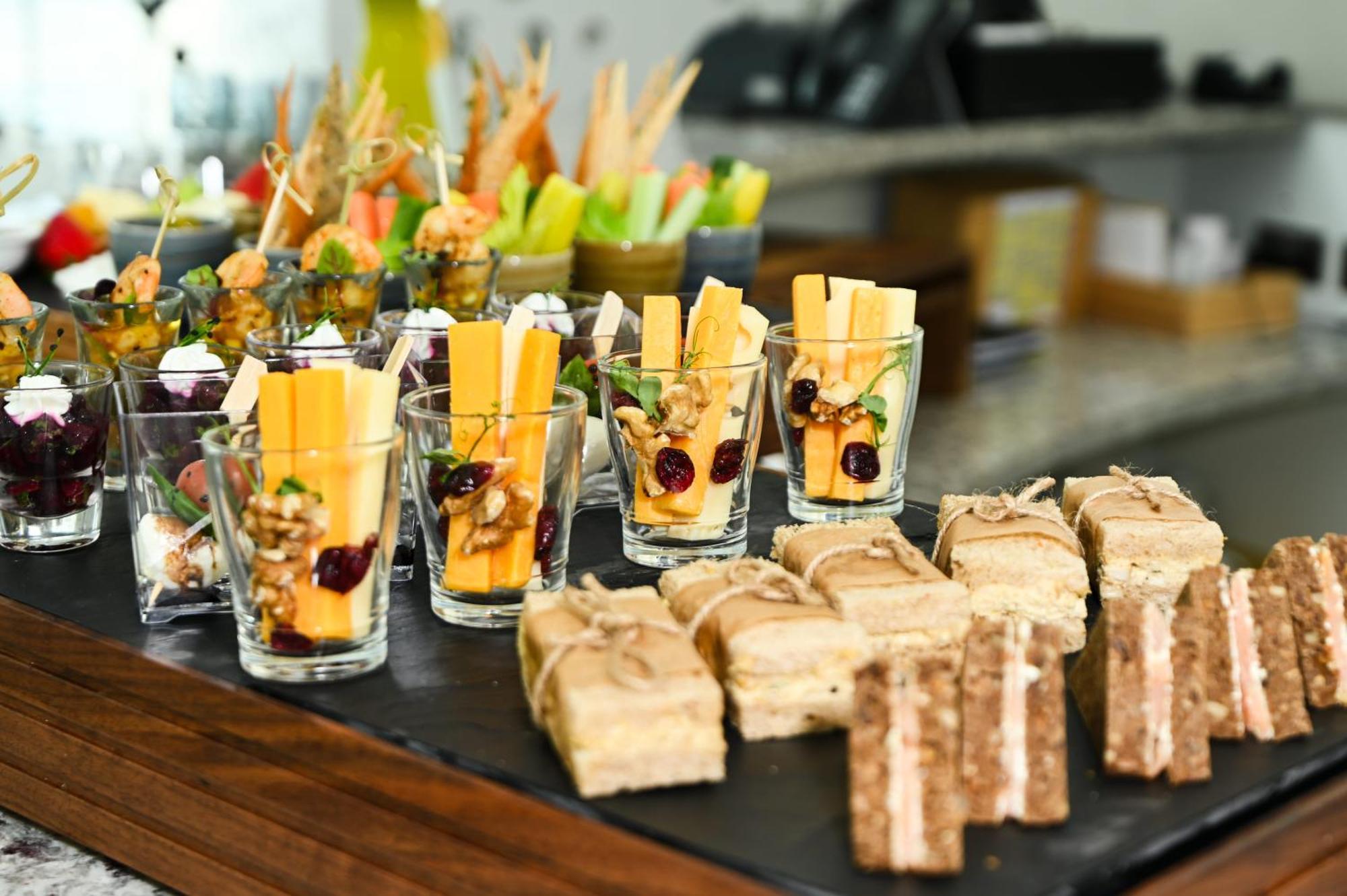 Junior Suite access to Executive Lounge 51