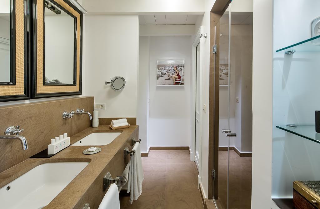Deluxe Doppelzimmer mit Balkon und Meerblick