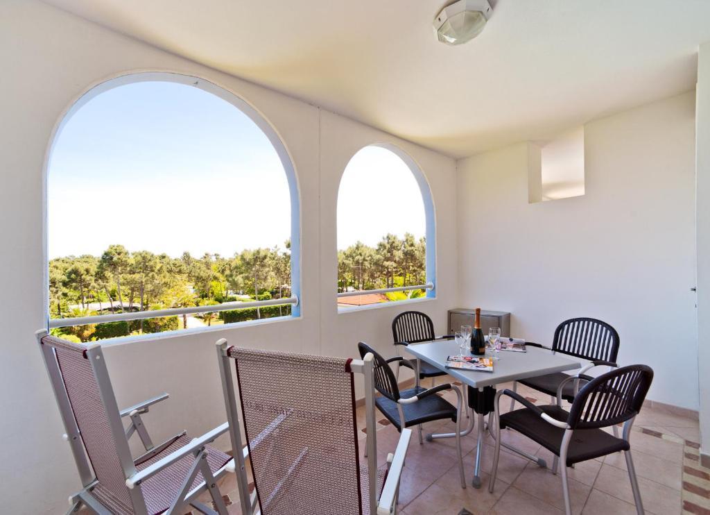 One-Bedroom Apartment,319385377:JPEG