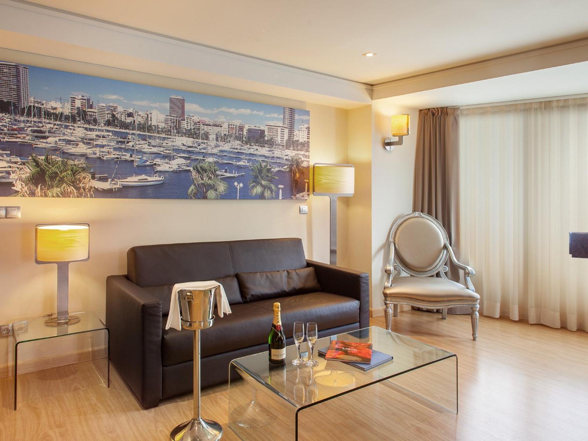 Deluxe Junior Suite mit Meerblick (2 Erwachsene)