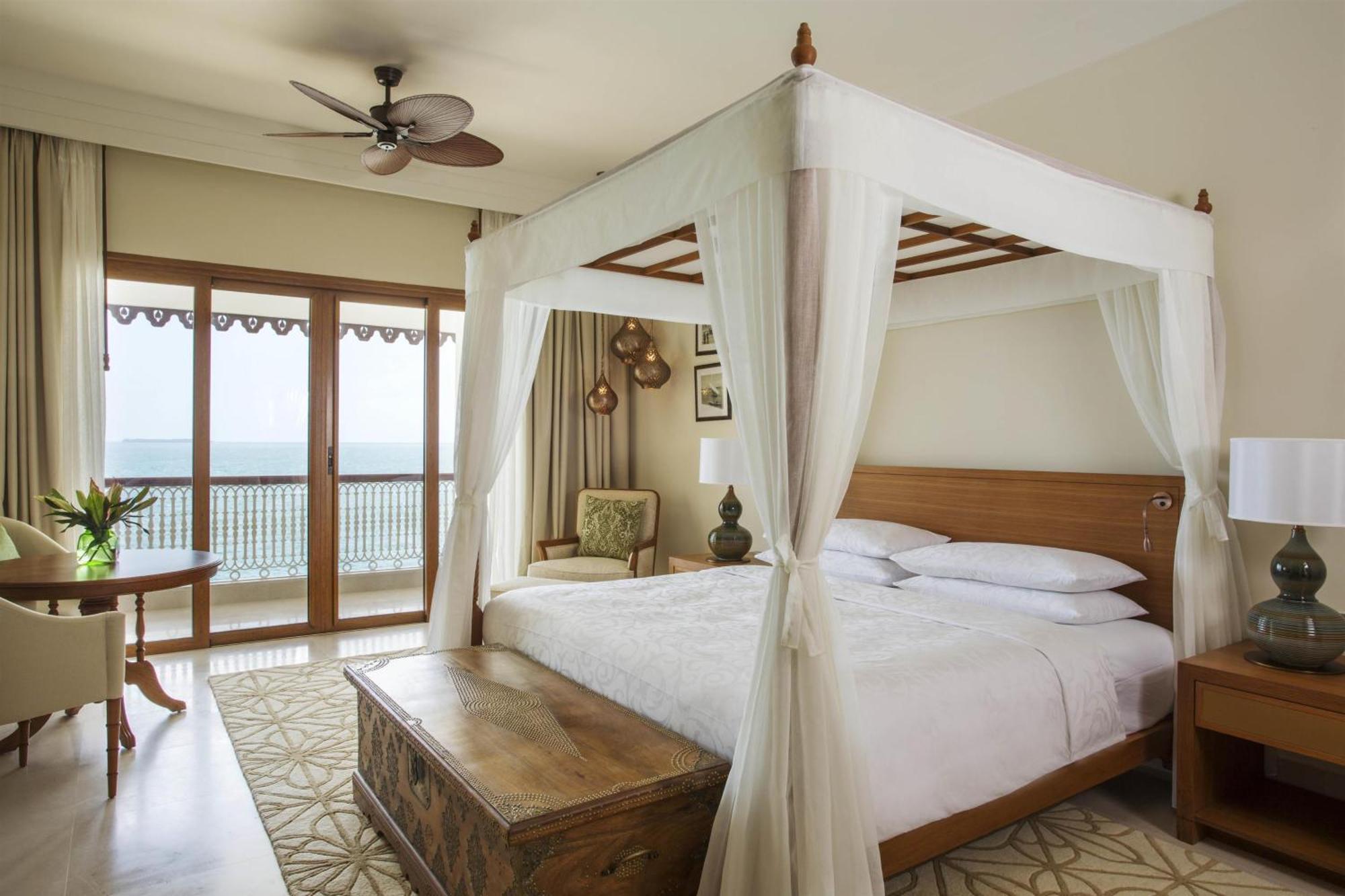 Deluxe Zimmer mit Kingsize-Bett und Balkon