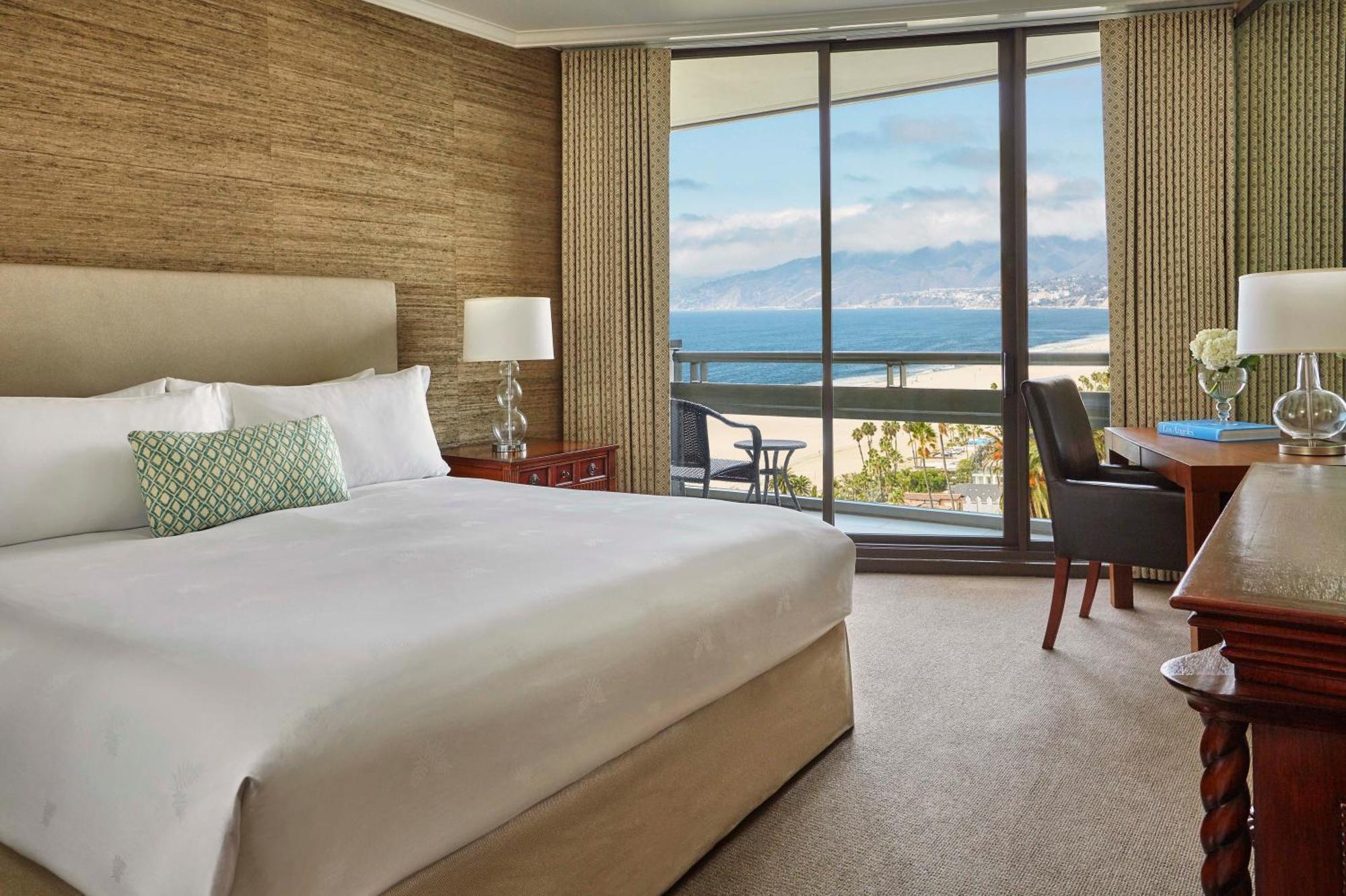 Deluxe King Room Ocean View