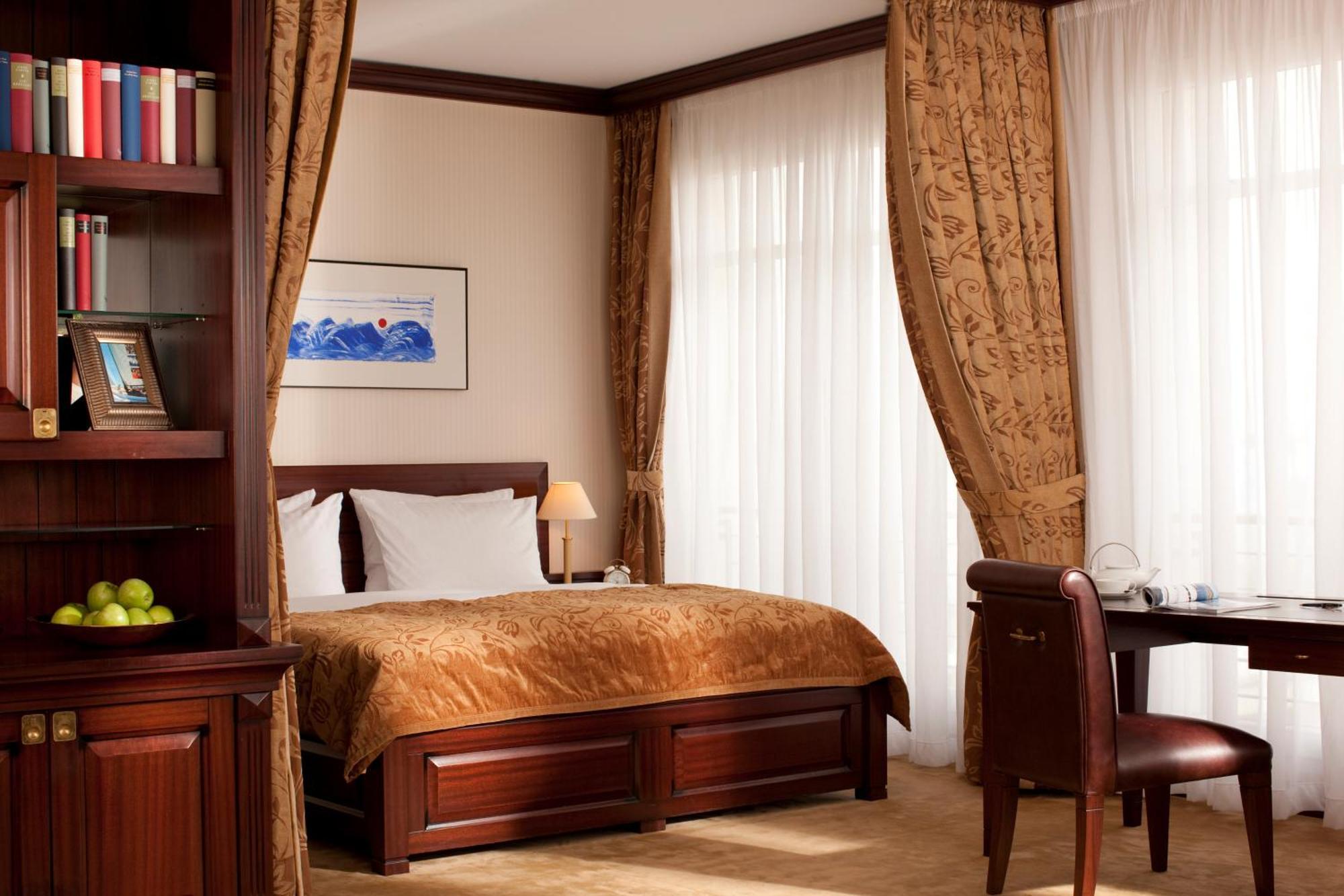 Captain's Suite Water View