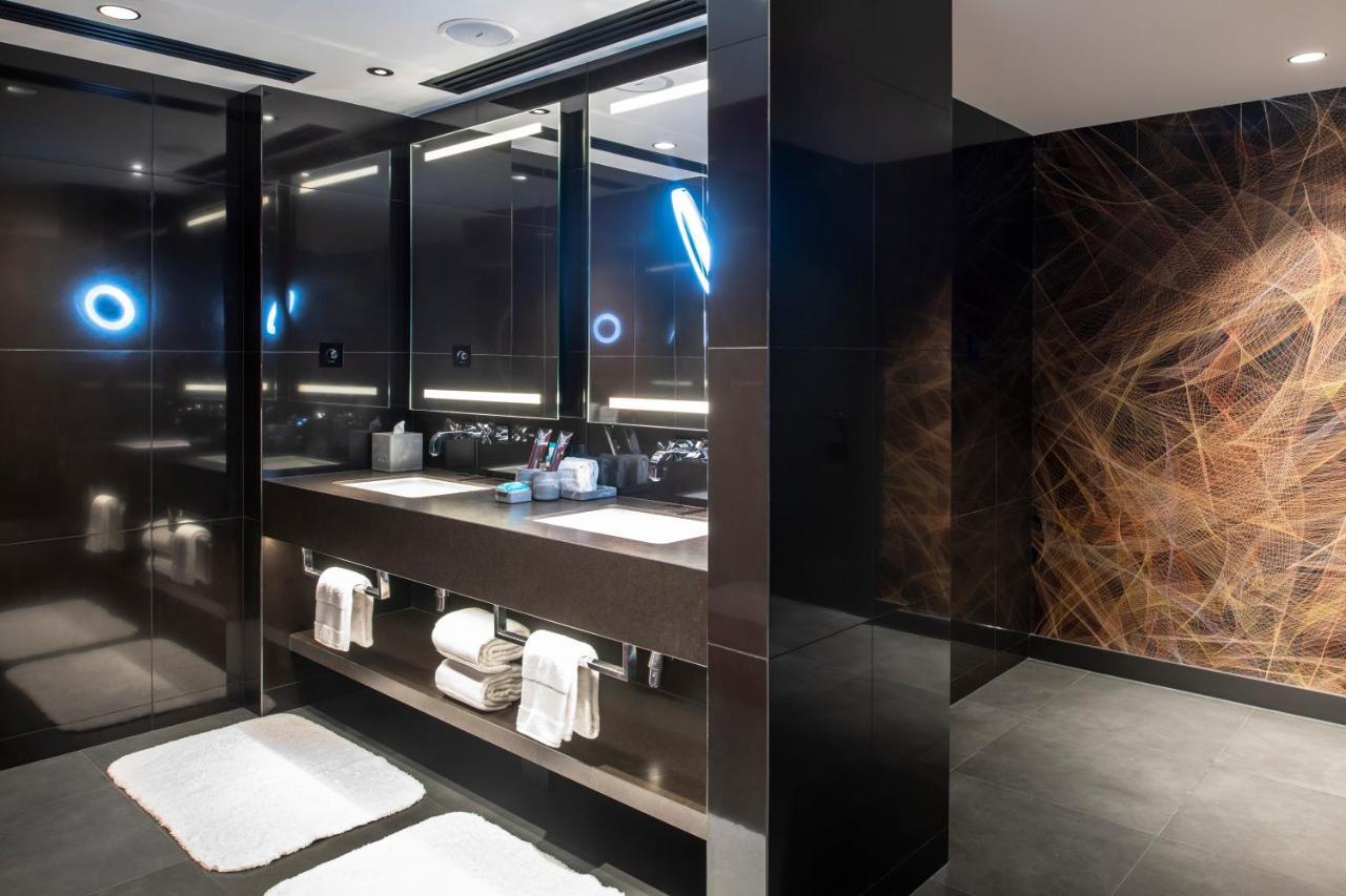 Fantastic 1 Bedroom Suite, 1 King with Private Terrace - includes 3 hours of Free Flow of Selected Drinks,753410831:JPEG