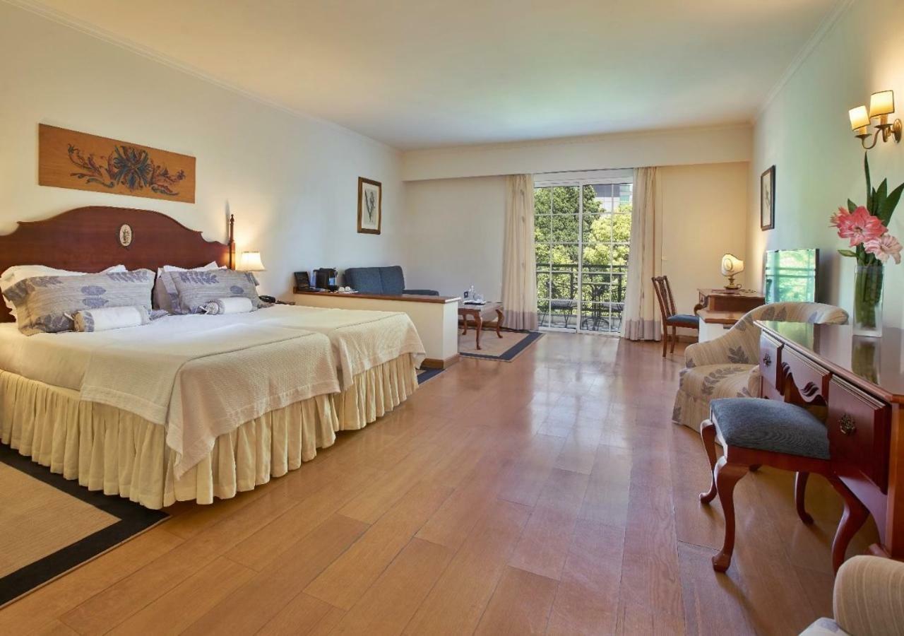 Junior Suite with Garden View and Balcony,800287305:JPEG