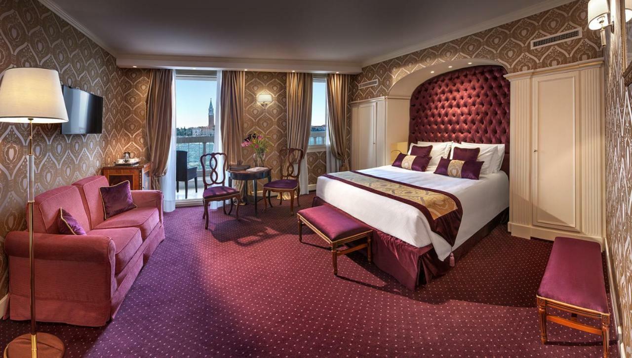 Junior Suite with Lagoon View and Terrace,1643141327:JPEG