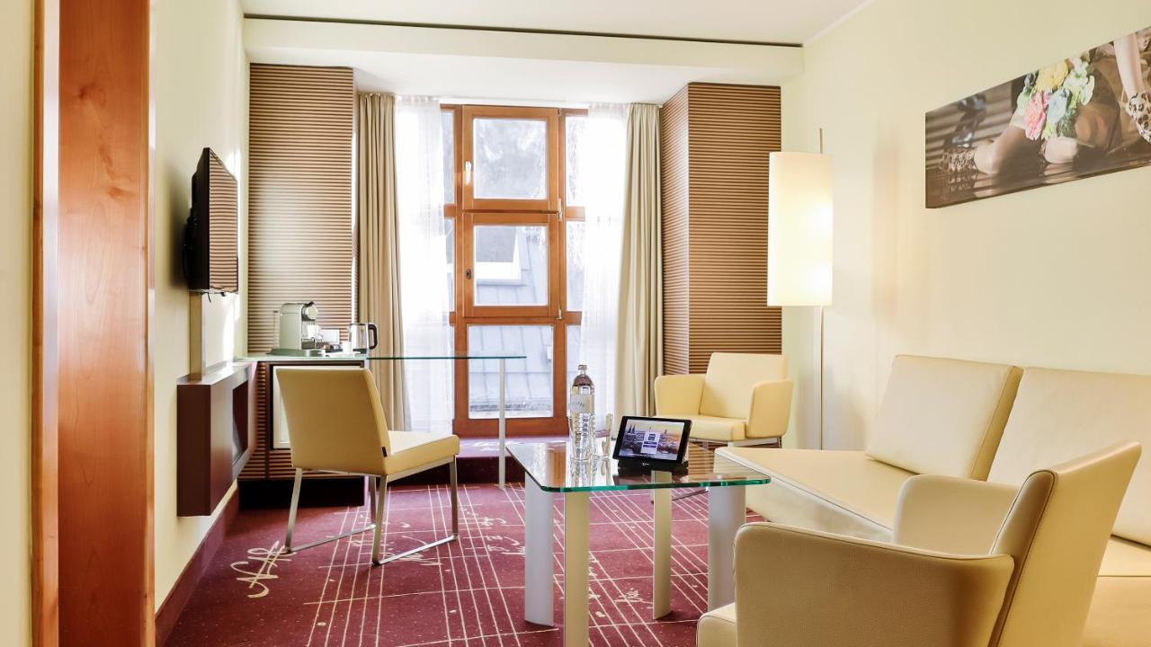 Junior Suite,1275212470:JPEG