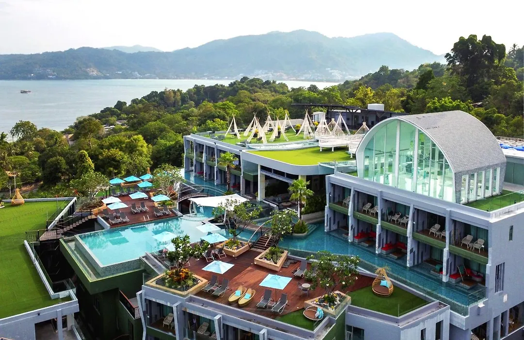 Crest Resort & Pool Villas-1