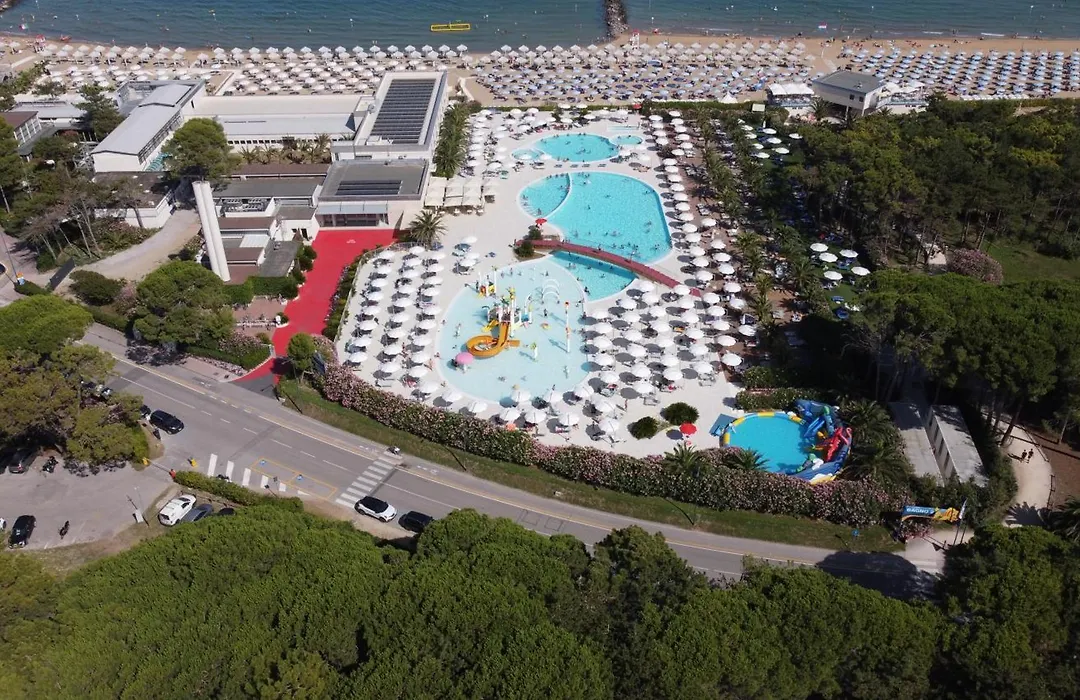 Riviera Resort Hotel-1