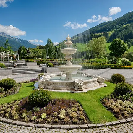 Alpenpalace Luxury Hideaway & Spa Retreat-2