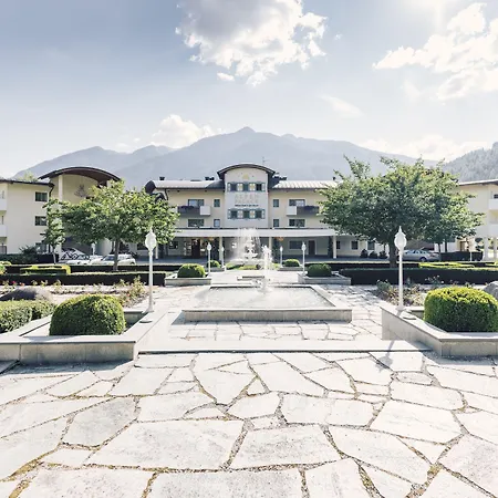 Alpenpalace Luxury Hideaway & Spa Retreat-3