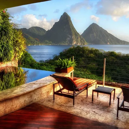 Jade Mountain-2