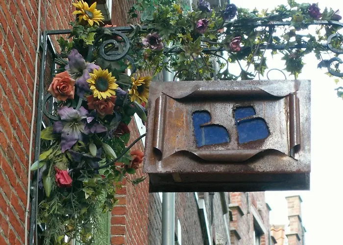 Zentrales Hotel: Expect The Unexpected !!!