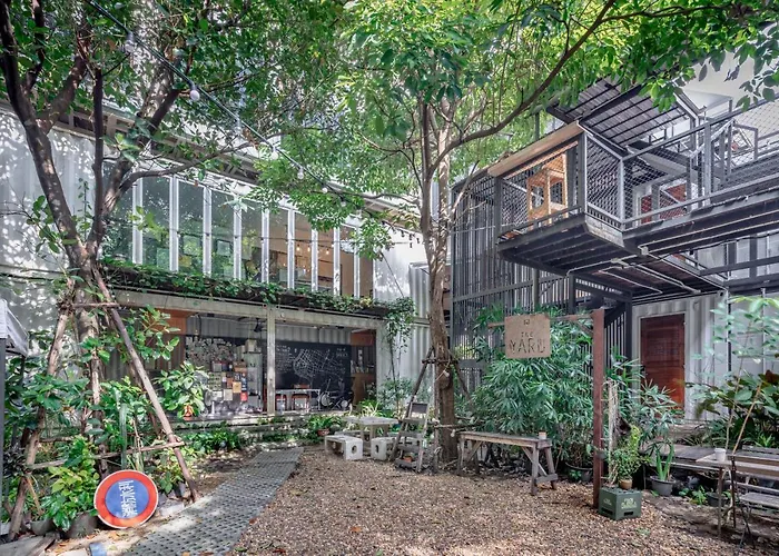 Hotel nahe College: The Yard Bangkok Hostel