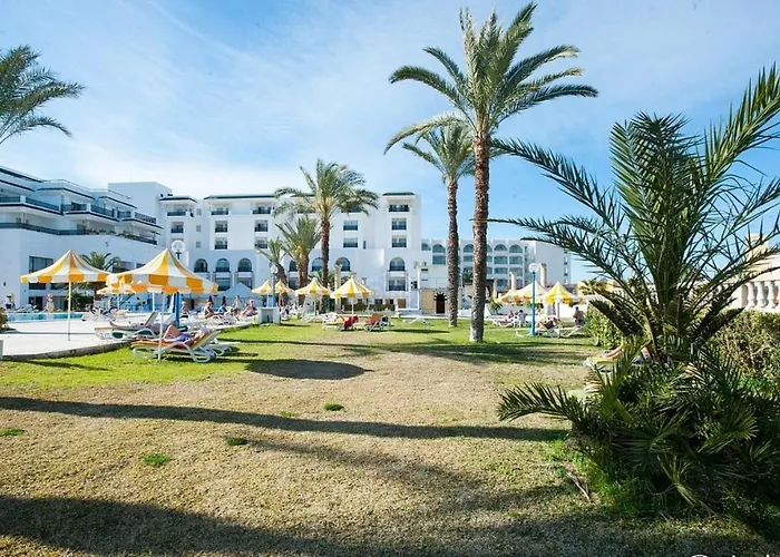 Riviera Hotel - Family Only