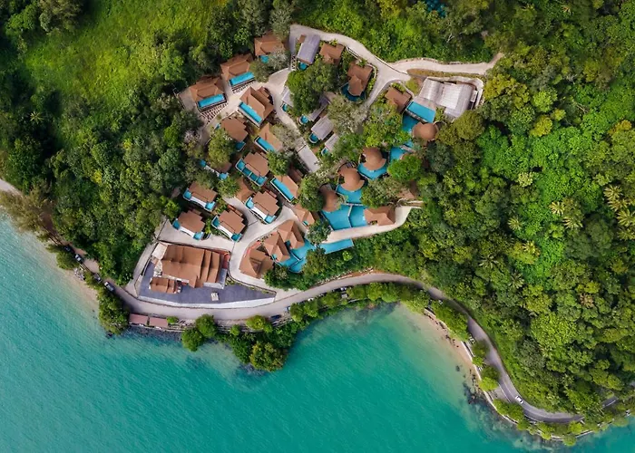 Sinae Phuket Luxury Hotel