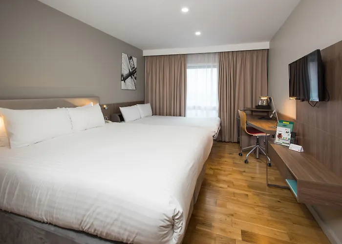 Holiday Inn West By Ihg