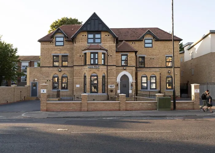 Hotel DC, Stratford