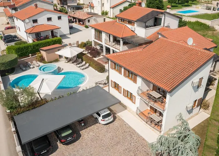 Ferienvermietung: Villa Alena