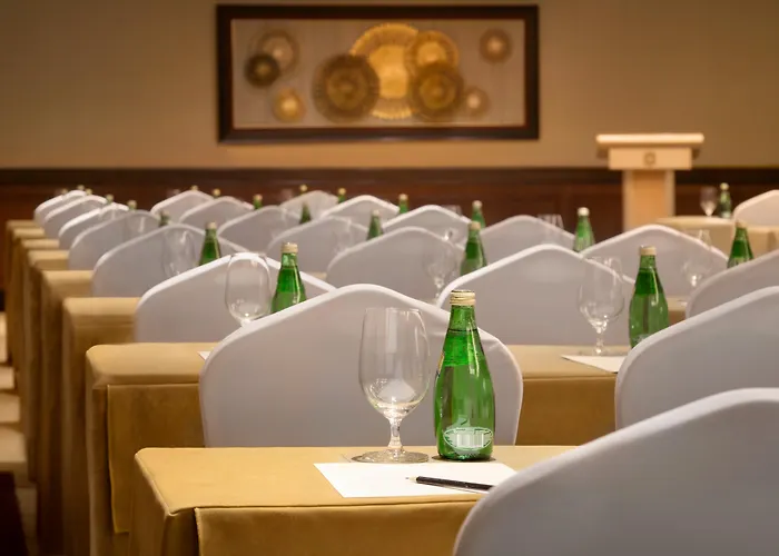 Sule Shangri-La, Yangon