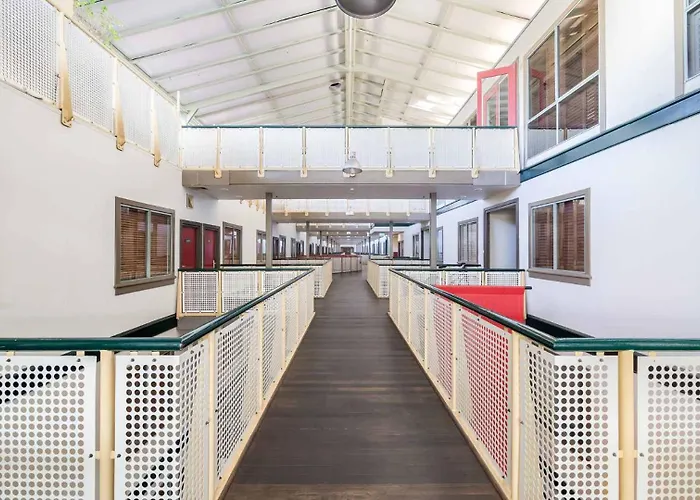 Motel: Oaks Sydney Goldsbrough Suites