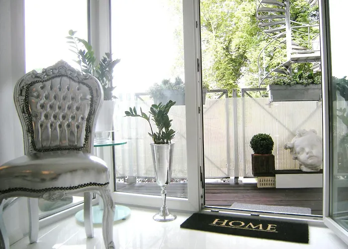 Apartment: A-Partments