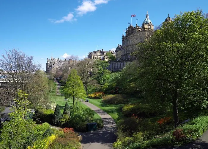 Zentrales Hotel: Travelodge Edinburgh Central Queen Street