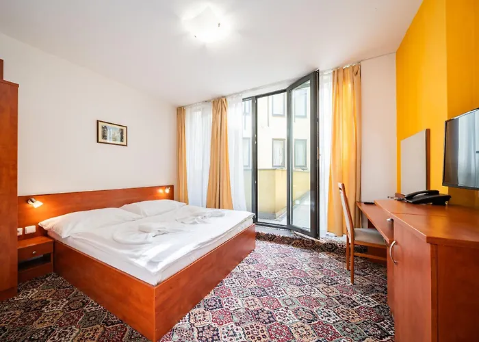 Resort: City Central De Luxe