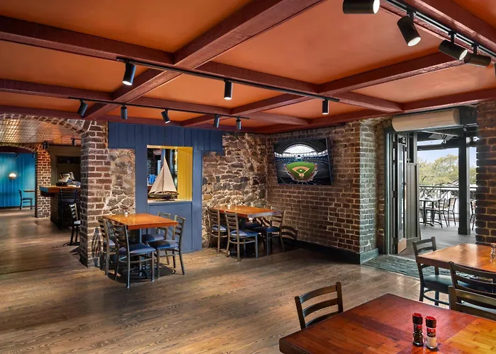 River Street Inn (Adults Only)